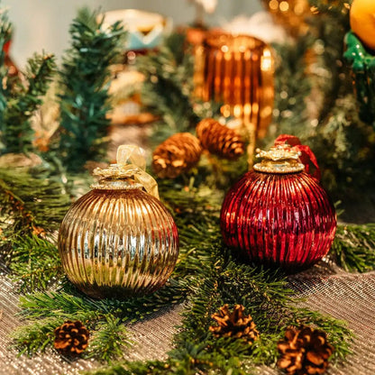 Decorative Christmas ball glass with crown in gold and red Ø 3.9"